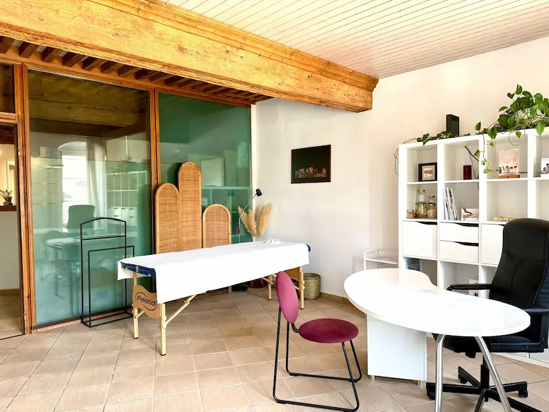 Cabinet de soin avec table de massage au centre Ichigo Ichie à Morges